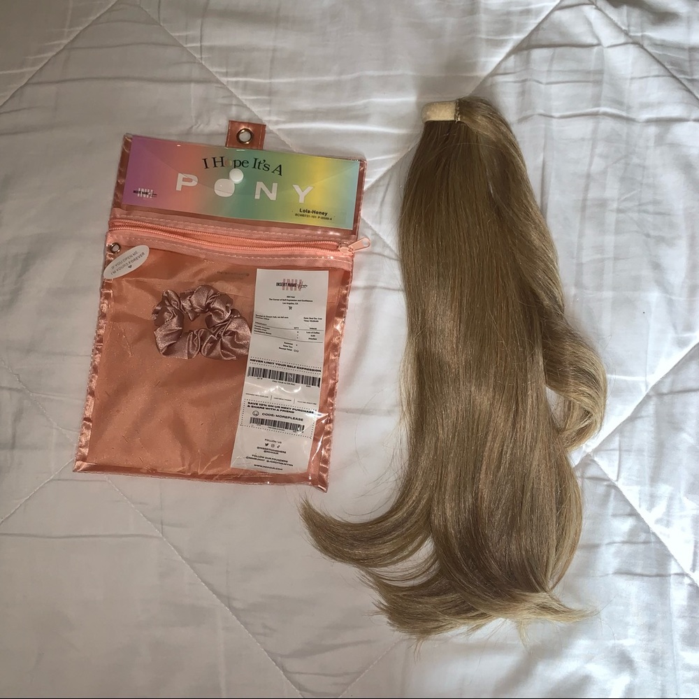 INH Lola Pony in Honey